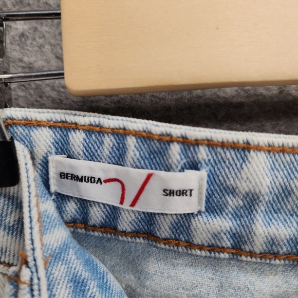 Vigoss Bermuda Cut Off Blue Denim High Rise Shorts Size 24 NWT - Picture 5 of 7
